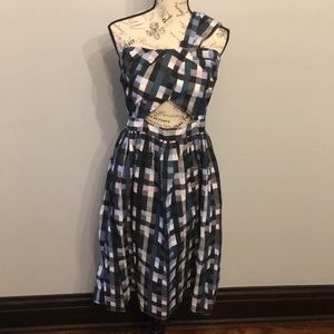 Gingham One Shoulder midi dress